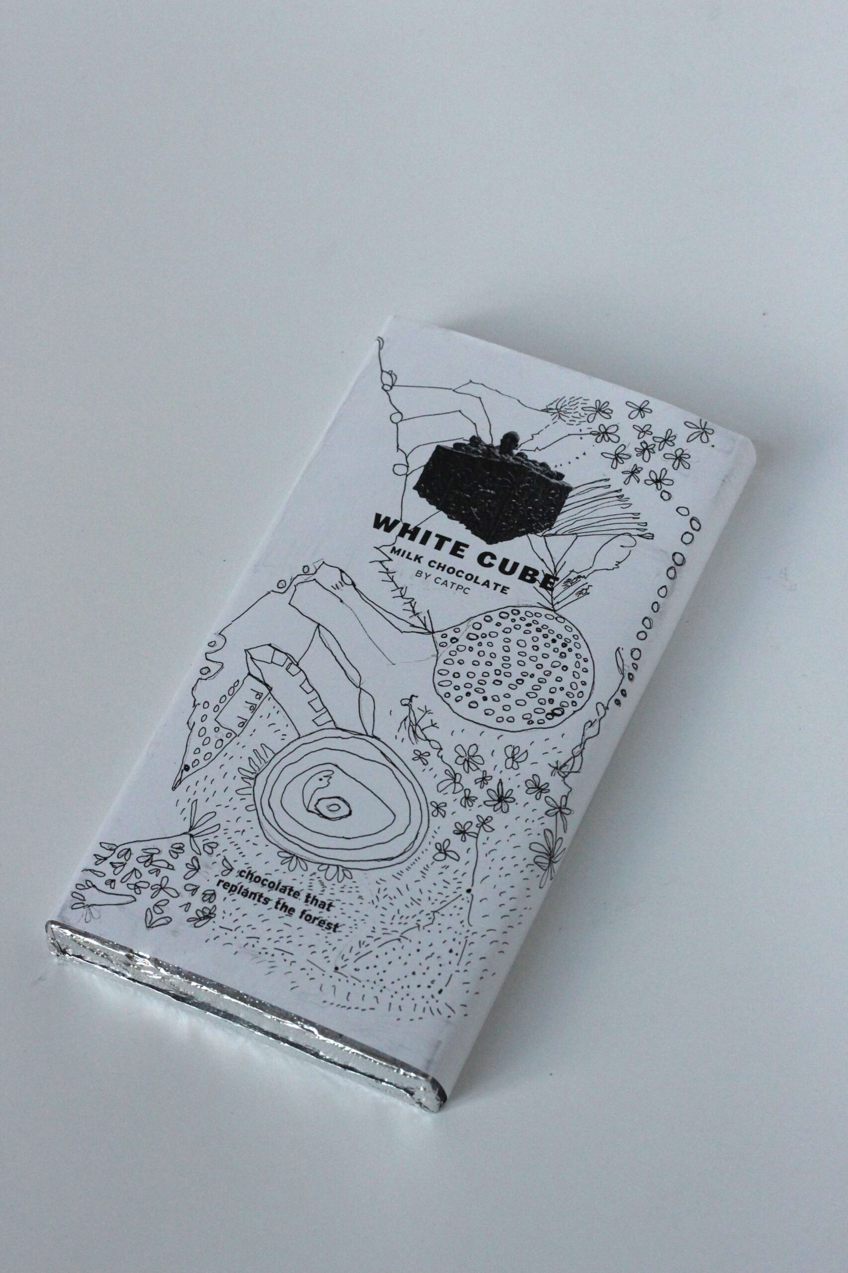 White Cube: milk chocolate bar